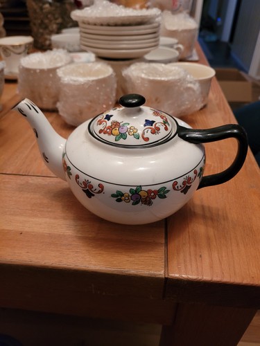 Sutherland china teapot - sutherland,