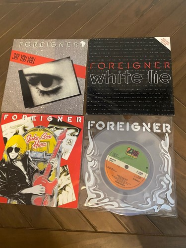 Foreigner x vinyl singles - -,