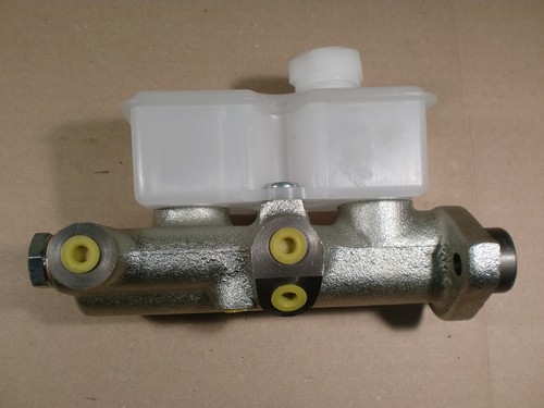 Brake master cylinder dual - cylinder,