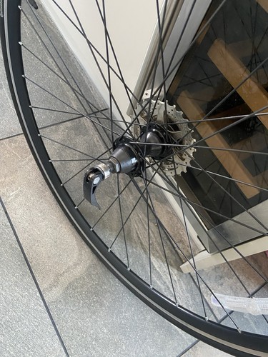 700c black rear wheel 8 - black,