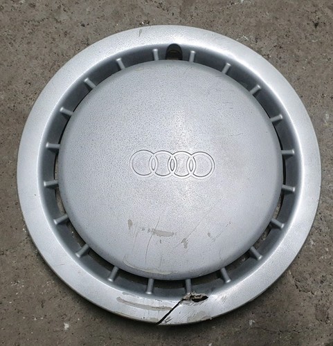 Audi 100 wheel trim - audi,