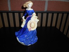 ROYAL DOULTON FIGURINE,  MOONLIGHT  STROLL  HN 3954