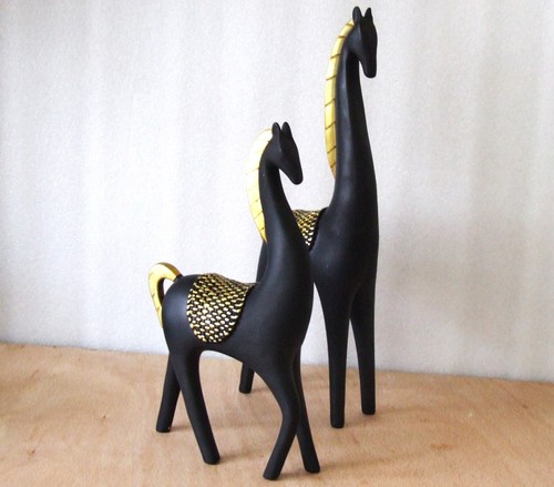 Horse sculpture figurine - figurine, /