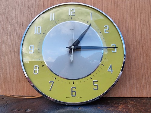 Vintage metamec clock yellow - metamec,