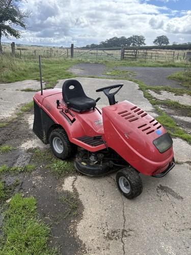 Ride mower castle - on, garden