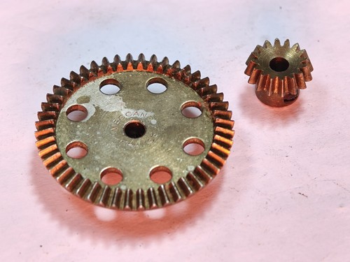 Meccano tooth and - tooth,