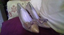Vintage Pierre Cardin  Paris Ladies Beige Suede Heels Size 7