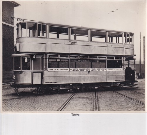 London county council tram - county,