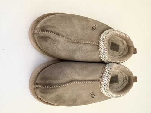 Uggs slippers cream - size, 6