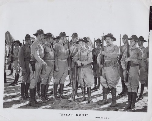 Great guns laurel - hardy, army