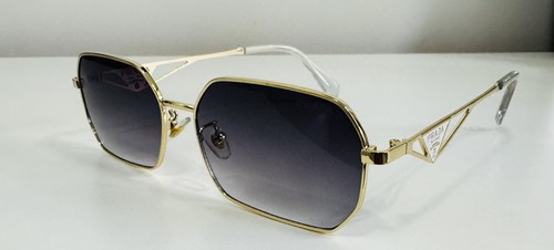 Prada sunglasses gold - gold, frame