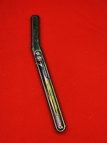 Leaf shave dermaplaner razor - leaf,