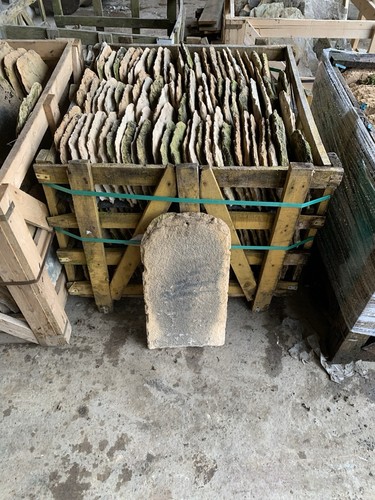 Cotswold stone roof - stone, slates