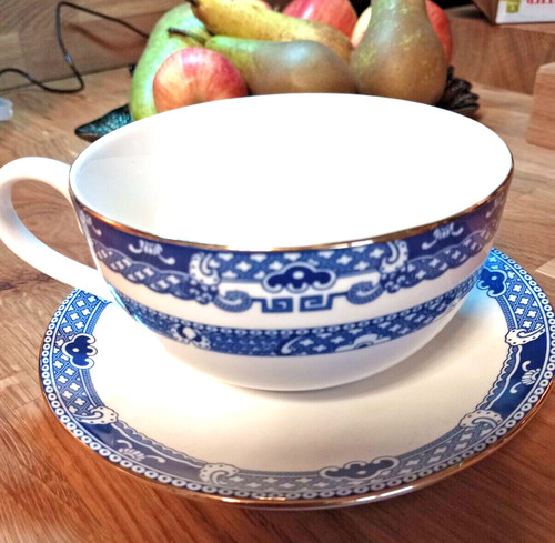Vintage cup saucer - saucer, willow
