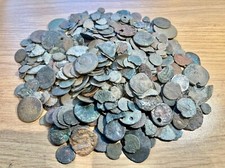 Lot of Roman and byzantine bronze coins. Low grade. One bid (£1), 1 coin
