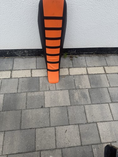Ktm125 seat 2002 - ktm125,
