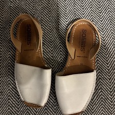 Sollilas Spanish White Mules Size 3