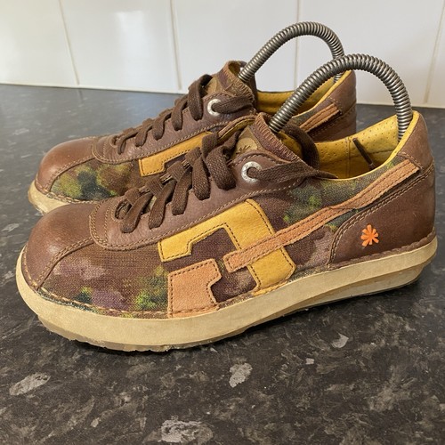 The art company trainers - the,