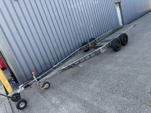 Twin axle braked trailer - twin,