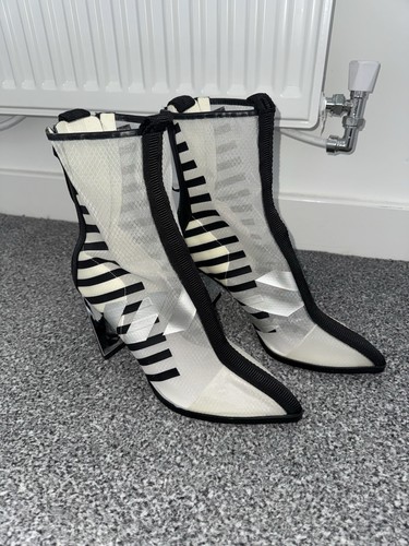 United nude molten calli - united,