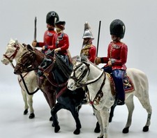 Timpo Vintage- Mounted Queen