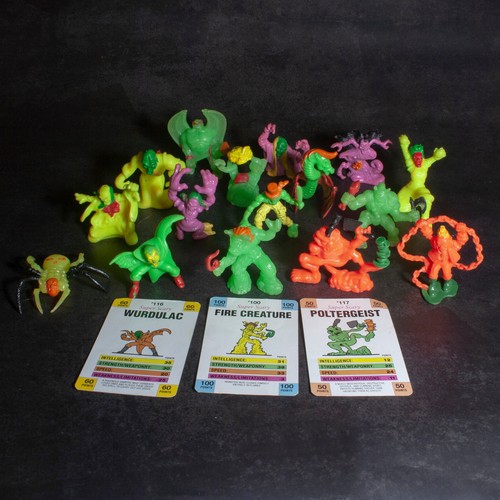 Monster pocket series 4 - in,