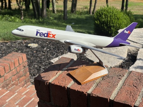 Fedex boeing b757 200f - b757-200f, by