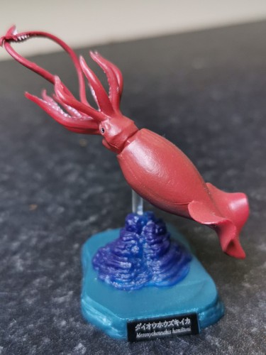 Kaiyodo colossal squid - kaiyodo,
