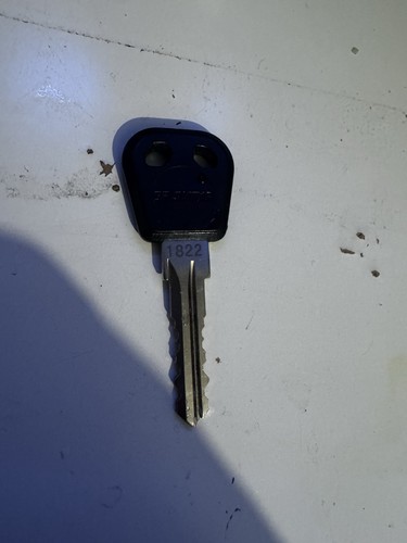 1822 oem genuine carrera key - oem,