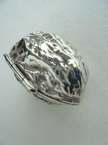Silver walnut snuff - snuff, box