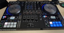 Native Instruments Traktor Kontrol S4 Mk3 DJ Controller