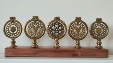 A SUPERB DISPLAY OF 5 ANTIQUE