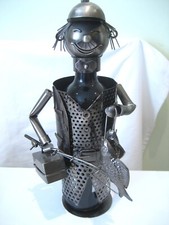 METAL SMILING FISHERMAN WINE
