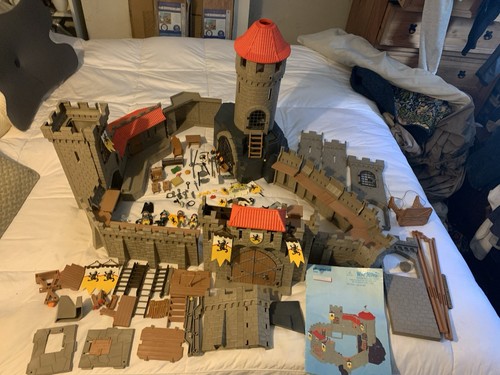 Huge playmobil castle knight - playmobil,