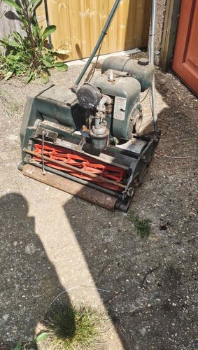 Lloyds paladin cylinder mower - lloyds,