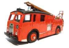 Corgi Trackside 1:76 OO Gauge 1950s Dennis F12 Fire Engine In Box