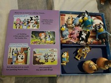 Bluey My Busy Books Set Story 12 Figurines, A Storybook and A PlayMat