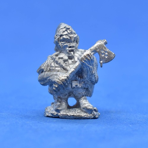 Grenadier goblin with axe - with,