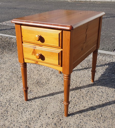 Ducal pine side table - table, with
