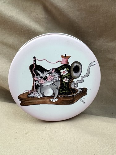 Loralie harris round tin cat - harris,
