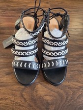 Papaya Matalan black & white