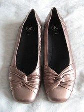 K by Clarks metallic rose gold leather pumps. Size 6.5 wide fit.  Worn twice VGC