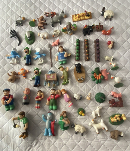 Job lot plastic figures - of, /