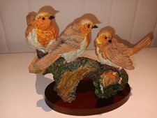 THREE ROBIN'S RESIN ORNAMENT