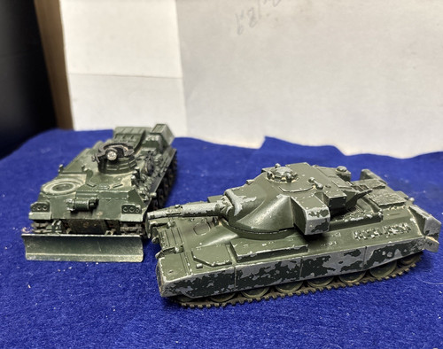 Corgi toys chieftain medium - toys,
