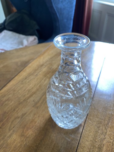 Heavy cut glass vase cms - cut,