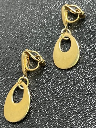 Vintage gold tone metal - vintage, 1.4”