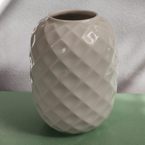Small diamond pattern - diamond,