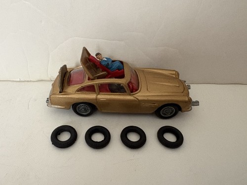 Corgi james bond 261 aston - corgi,