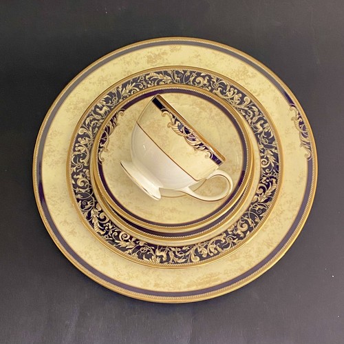 Wedgwood cornucopia piece - 5,
